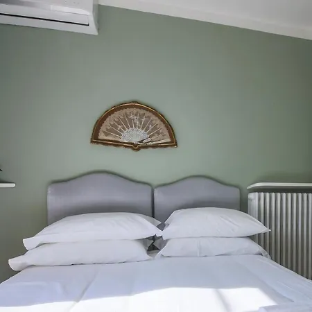 - Panoramic Attic Апартаменты *